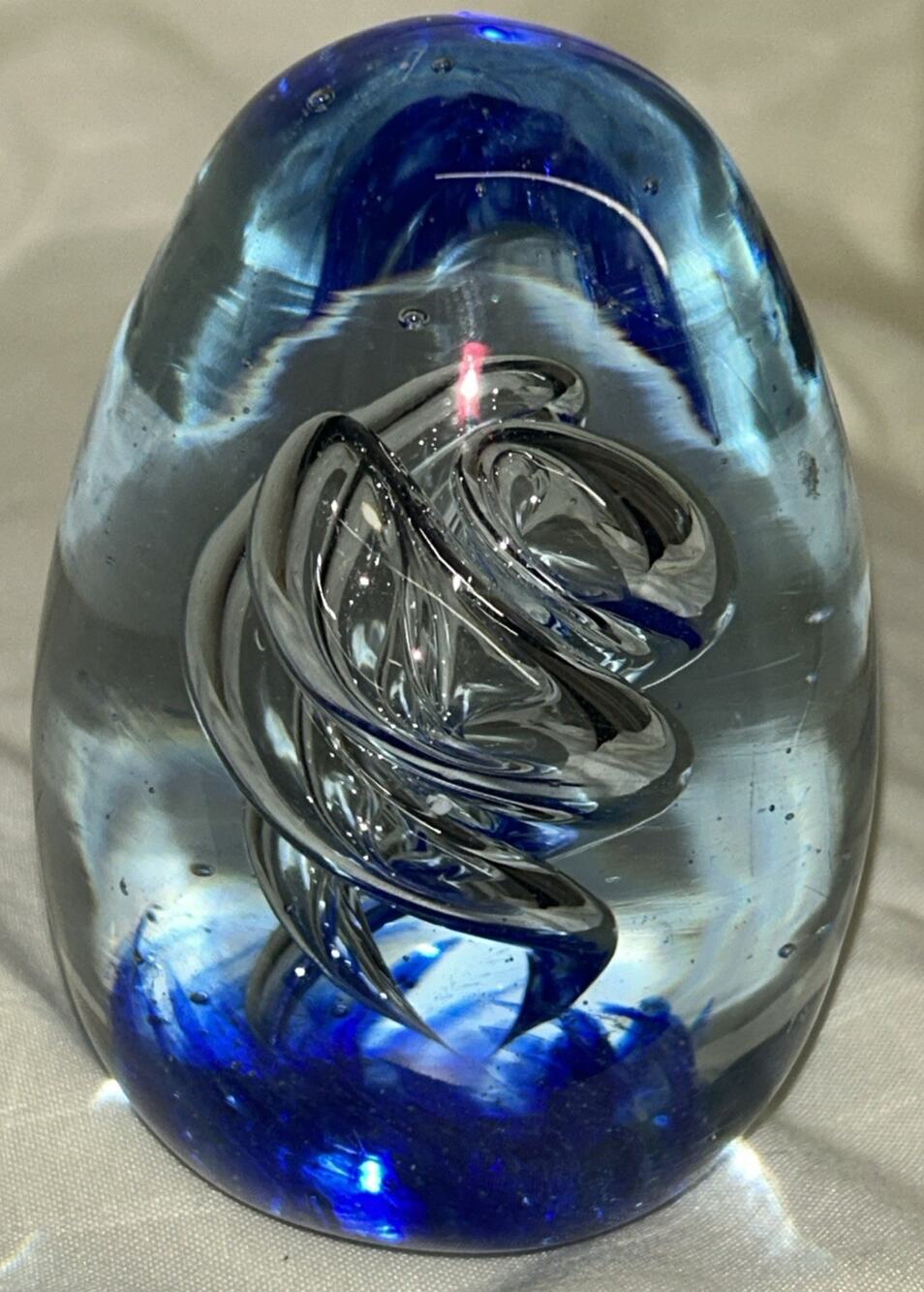 VINTAGE Art Glass Ball Paperweight Hand Blown Blue Beautiful Spiral Egg